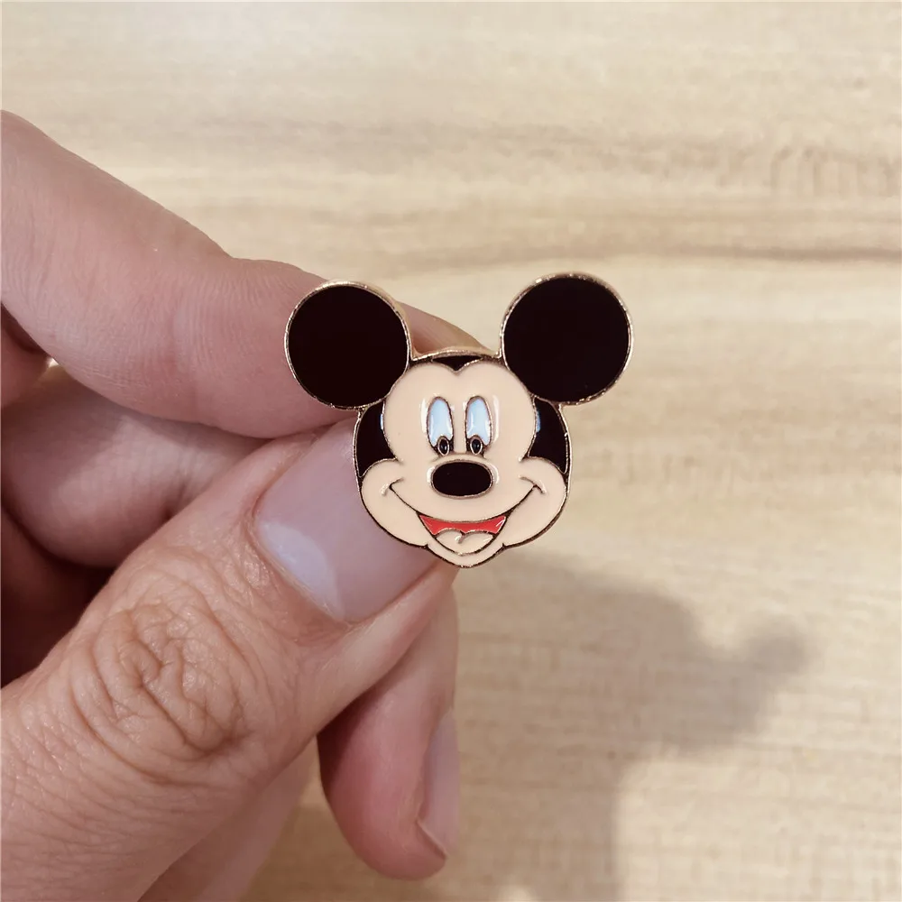 Disney Mickey Bross Zománc Pin Aranyos Mickey Fejét Kastély Fém Anime Jelvények Rajzfilm Bross Kitűző, Ékszerek, Ajándék Nőknek, Férfiaknak Kép 3