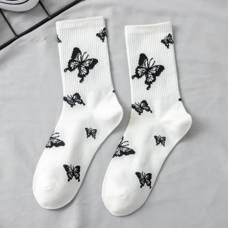 Magas Minőségű Pillangó Zokni Pamut Női Streetwear Harajuku Legénység Divat Aranyos Koreai Stílus Menő Ajándék Hajó Fehér Fekete Kép 5