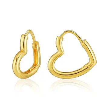 RUI JIA ALKONYAT-Európai, illetve Amerikai Kis Édes Női Fülbevaló 18K Arany Szerelmes Szív alakú Üreges Egyszerű Fülbevaló Valentin Ajándék